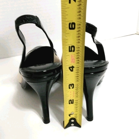 Elegant Black and Cream Women's Slingback Heels - Picture 11 of 15